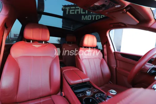 Bentley Bentayga 2021 White Used for Sale - 3