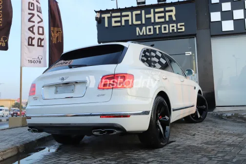 Bentley Bentayga 2021 White Used for Sale - 4