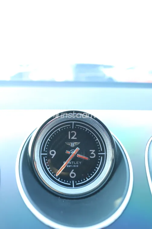 Bentley Bentayga 2021 White Used for Sale - 9