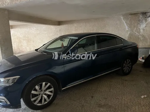 فولكس فاغن باسات 2020 أبيض مستعملة للبيع - 1