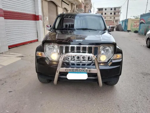 جيب شيروكي 2011 أسود مستعملة للبيع - 1