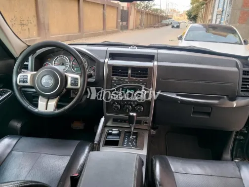 جيب شيروكي 2011 أسود مستعملة للبيع - 5