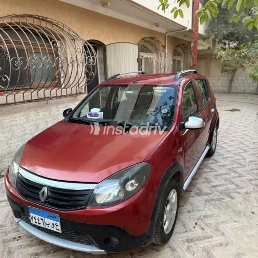 رينو سانديرو  ( ستيب  واى ) 2014 أحمر غامق مستعملة للبيع - 2