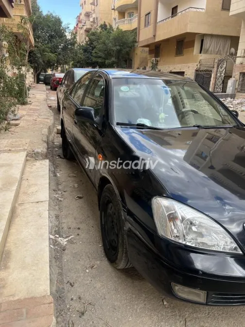 نيسان صنى 2010 أسود مستعملة للبيع - 2