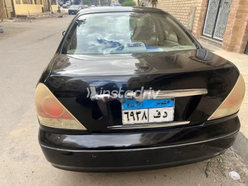 نيسان صنى 2010 أسود مستعملة للبيع - 3