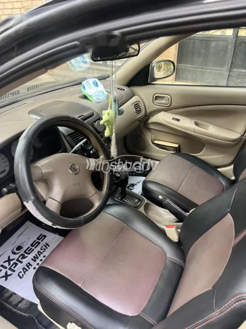 نيسان صنى 2010 أسود مستعملة للبيع - 4