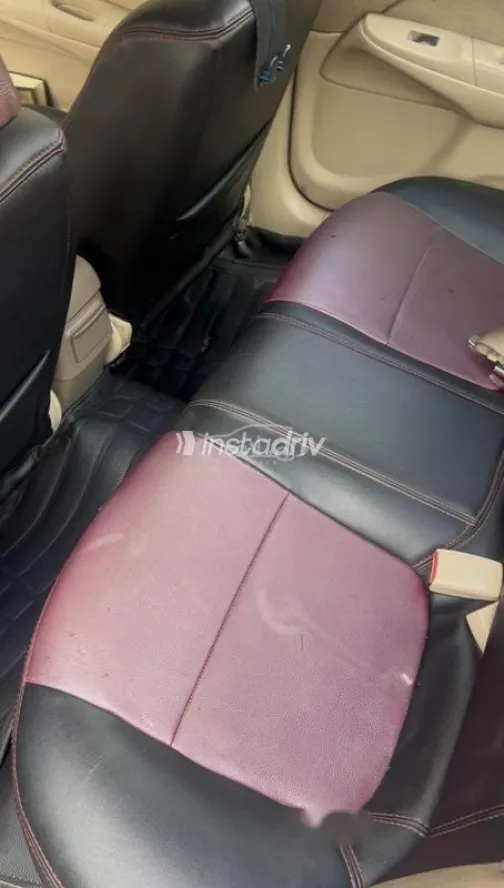 نيسان صنى 2010 أسود مستعملة للبيع - 5