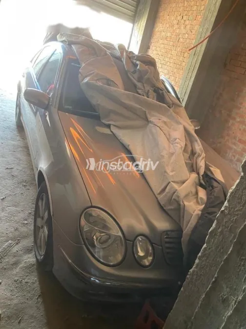 Mercedes E 200 2003 Champagne Used for Sale - 5