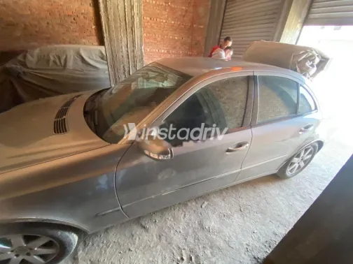 Mercedes E 200 2003 Champagne Used for Sale - 10
