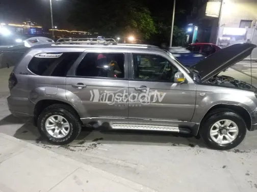 جيب كومودو 2009 فضي مستعملة للبيع - 2