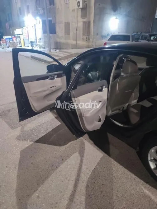 نيسان سنترا 2017 أبيض مستعملة للبيع - 6