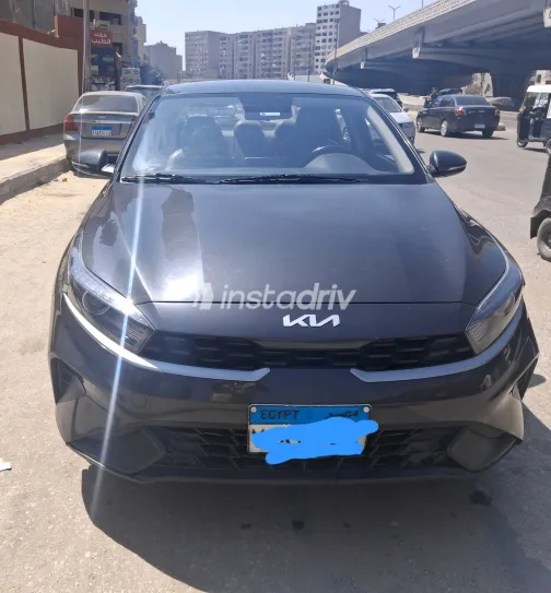 كيا جراند سيراتو 2022 أبيض مستعملة للبيع - 2