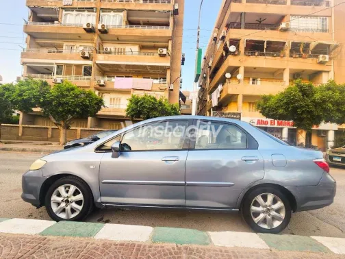 هوندا سيتى 2006 أبيض مستعملة للبيع - 3