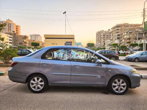 هوندا سيتى 2006 أبيض مستعملة للبيع - 4