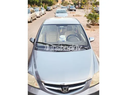 هوندا سيتى 2006 أبيض مستعملة للبيع - 5