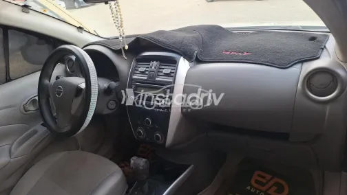 Nissan Sunny 2017 Gold Used for Sale - 1