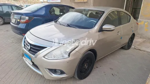 Nissan Sunny 2017 Gold Used for Sale - 4