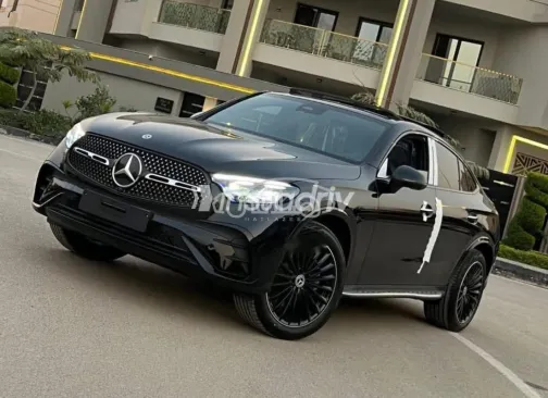 مرسيدس GLC 300 2025 أسود مستعملة للبيع - 1