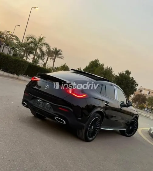 مرسيدس GLC 300 2025 أسود مستعملة للبيع - 2