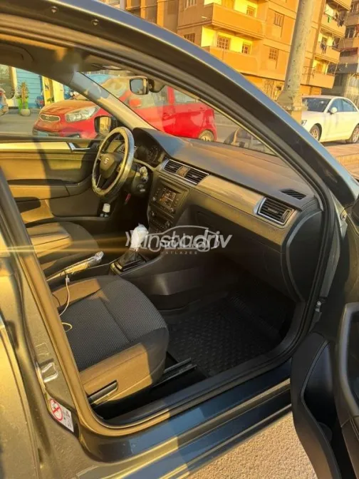 Seat Toledo 2019 Gray Used for Sale - 3