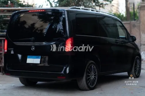 Mercedes V 250 2020 Black Used for Sale - 3