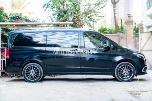 Mercedes V 250 2020 Black Used for Sale - 7
