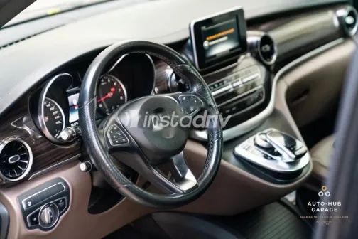 Mercedes V 250 2020 Black Used for Sale - 8