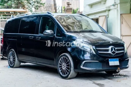 Mercedes V 250 2020 Black Used for Sale - 9
