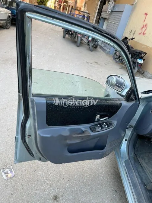 Hyundai Verna 2005 Silver Used for Sale - 9