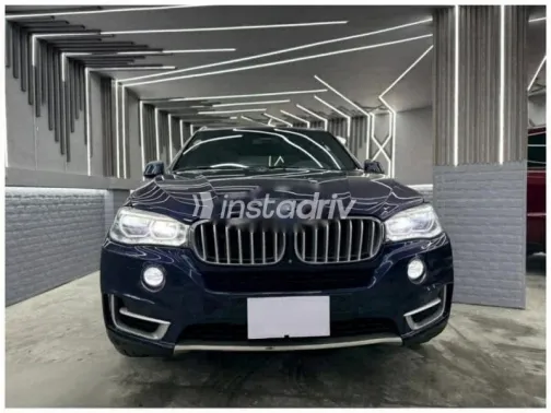 بي ام دبليو X5 M 2018 أزرق غامق مستعملة للبيع - 1