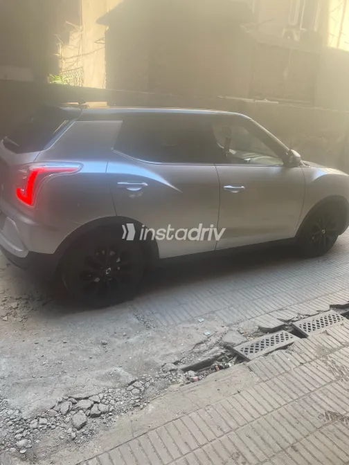 سانج يونج تيفولى 2017 أبيض مستعملة للبيع - 3