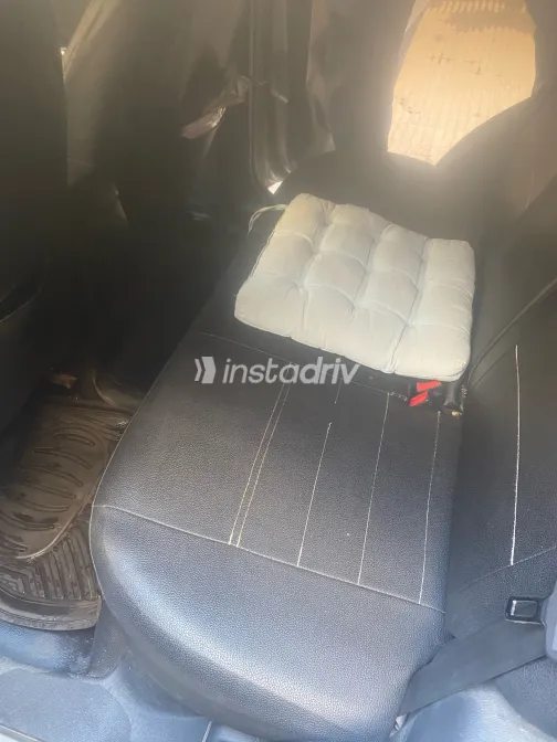 سانج يونج تيفولى 2017 أبيض مستعملة للبيع - 4