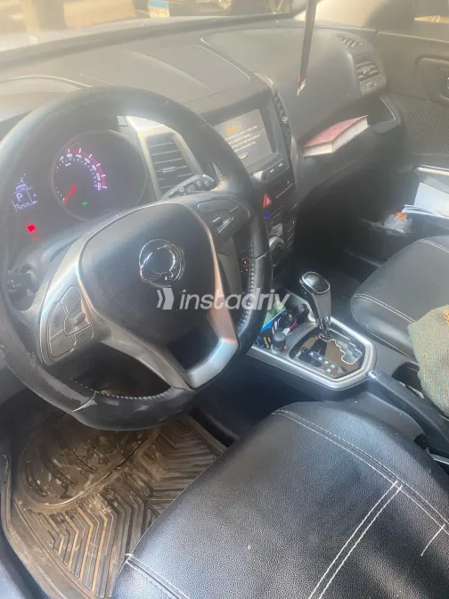 سانج يونج تيفولى 2017 أبيض مستعملة للبيع - 8