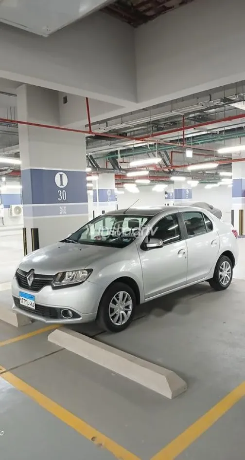 رينو لوجان 2016 فضي مستعملة للبيع - 3
