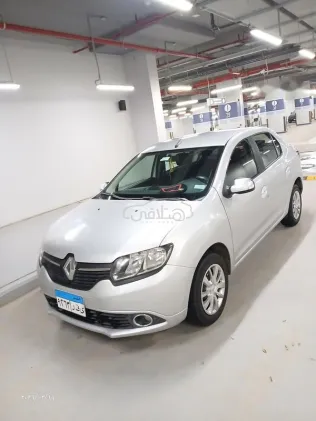 رينو لوجان 2016 فضي مستعملة للبيع
