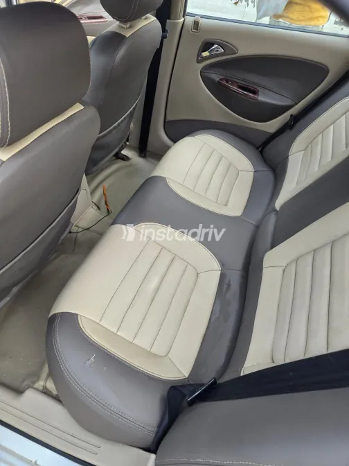 Daewoo Nubira 2000 White Used for Sale - 1