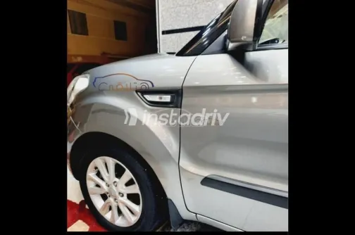 كيا سول 2012 رمادي غامق مستعملة للبيع - 3