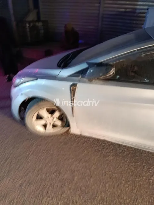 هيونداي إلنترا ام دى 2012 رمادي مستعملة للبيع - 4