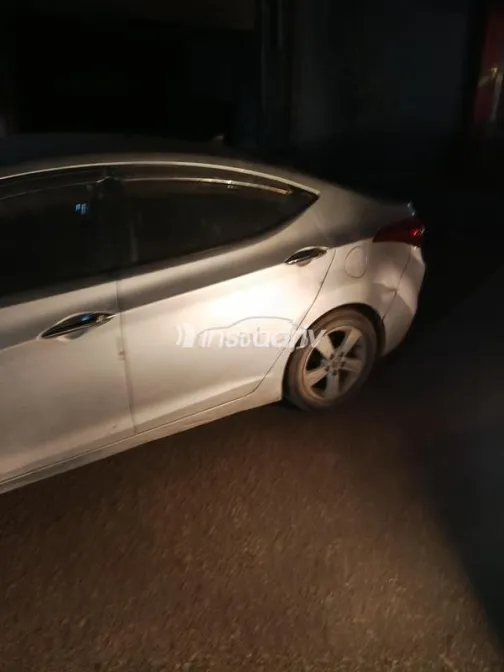 هيونداي إلنترا ام دى 2012 رمادي مستعملة للبيع - 5