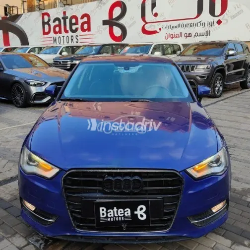 اودي A3 2016 أزرق غامق مستعملة للبيع - 1