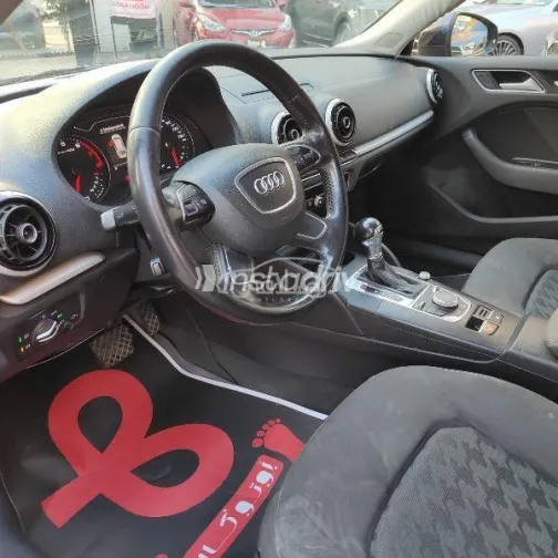 اودي A3 2016 أزرق غامق مستعملة للبيع - 5