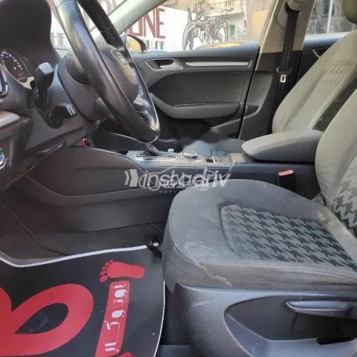 اودي A3 2016 أزرق غامق مستعملة للبيع - 8