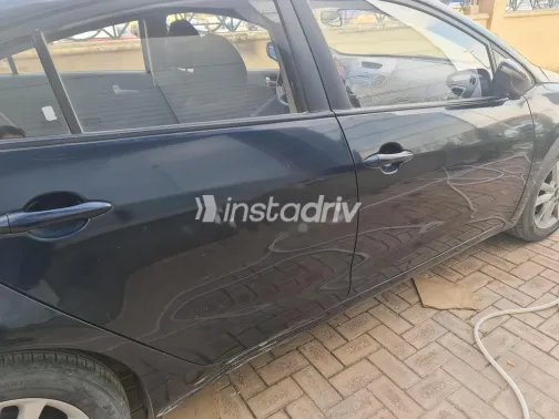 كيا سيراتو 2017 أبيض مستعملة للبيع - 2