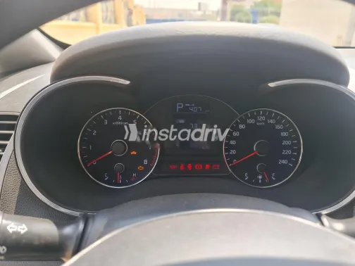 كيا سيراتو 2017 أبيض مستعملة للبيع - 5