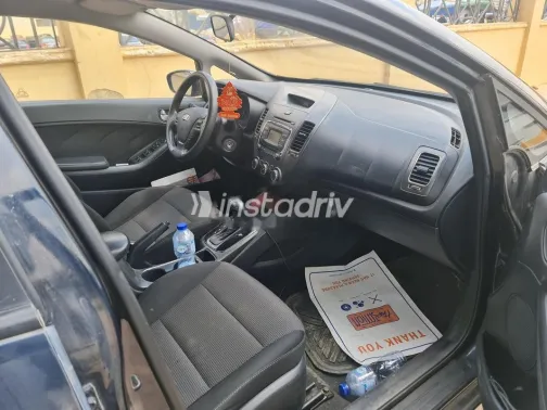 كيا سيراتو 2017 أبيض مستعملة للبيع - 6