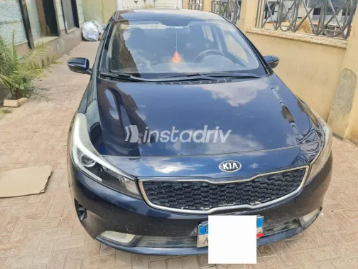 كيا سيراتو 2017 أبيض مستعملة للبيع - 7