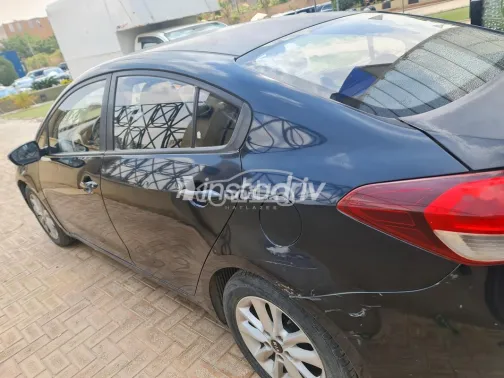 كيا سيراتو 2017 أبيض مستعملة للبيع - 9