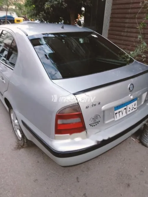 سكودا اوكتافيا A4 1998 فضي مستعملة للبيع - 1