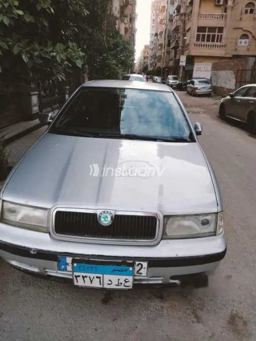 سكودا اوكتافيا A4 1998 فضي مستعملة للبيع - 2