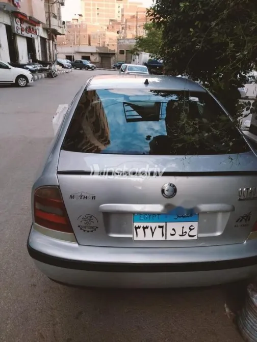 سكودا اوكتافيا A4 1998 فضي مستعملة للبيع - 3